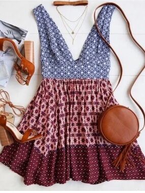 Lulu’s La Vie En Roses Boho Floral Print Dress Blue Red Plunging Lace Up Back